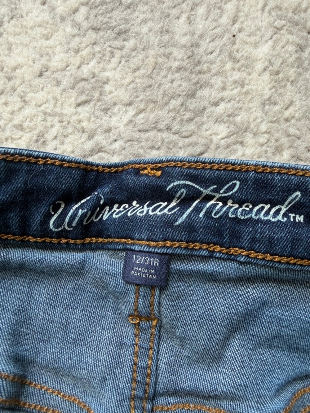 Universal Thread Dark Blue high rise Skinny Jeans- size 12 - Picture 2 of 3
